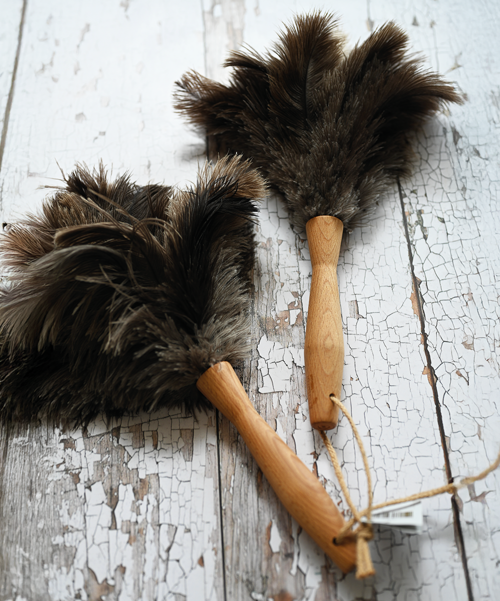Natural by Hillbrush Ostrich Feather Duster